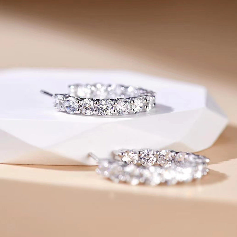 Orecchini Circolari Eleganti e Semplici Per Donne