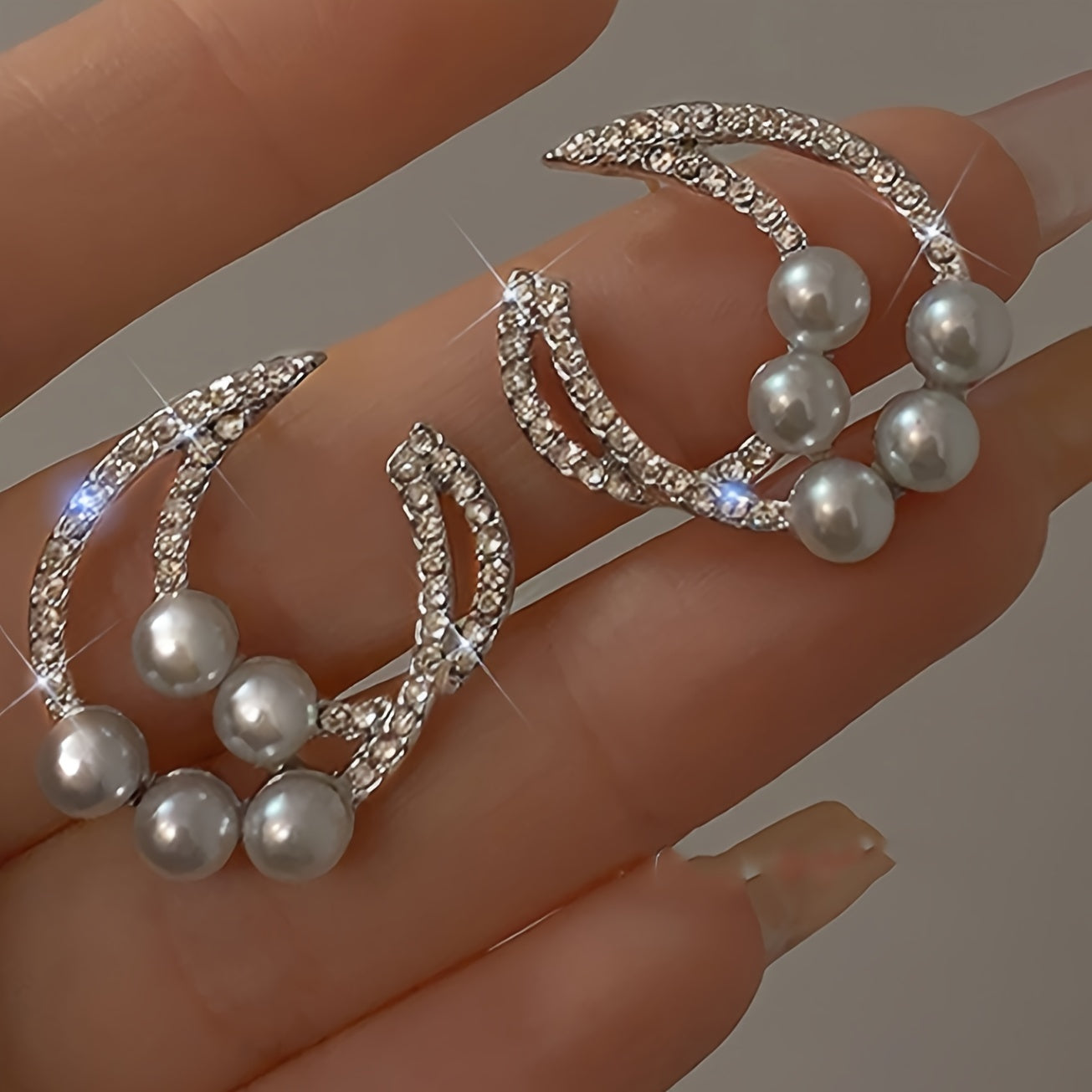 Orecchini eleganti perle e strass per ogni occasione