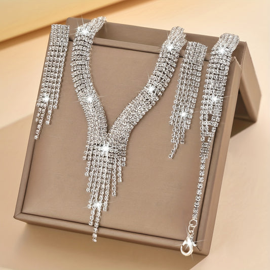 Set di gioielli argentati con strass