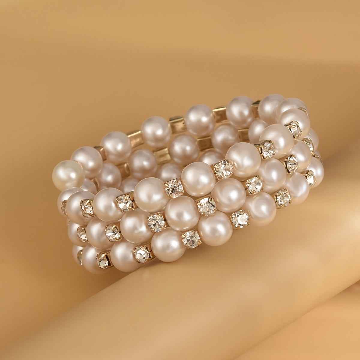 Braccialetto Elastico Tre File Perle Finte - Acciaio Inox Dorato con Cristalli - Eleganza digitale